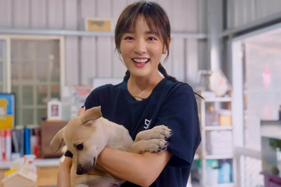 王淨擔任狗園-日照護員-呼籲大眾支持微型社福守護浪浪